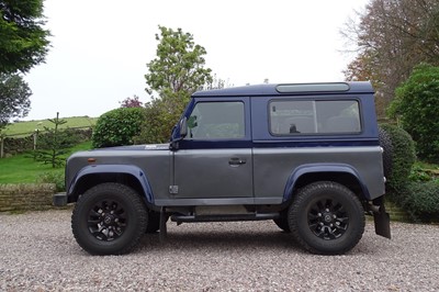 Lot 2000 Land Rover Defender 90 County TD5