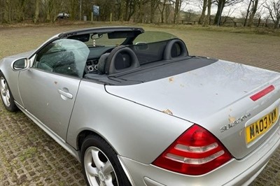 Lot 2003 Mercedes-Benz SLK320