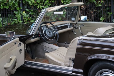 Lot 1968 Mercedes-Benz 280SL