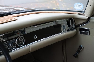 Lot 1968 Mercedes-Benz 280SL