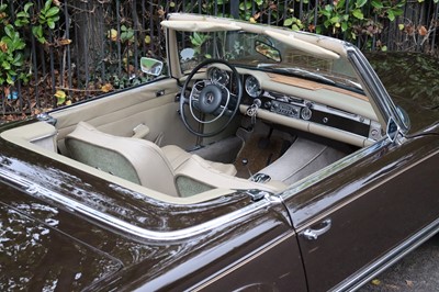 Lot 1968 Mercedes-Benz 280SL