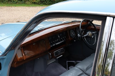 Lot 64 - 1969 Daimler V8 250