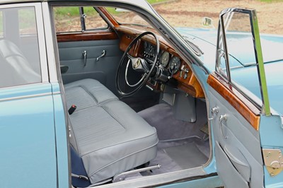 Lot 64 - 1969 Daimler V8 250