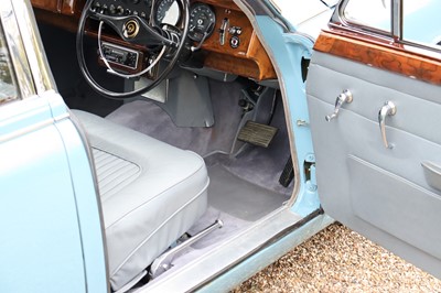 Lot 64 - 1969 Daimler V8 250