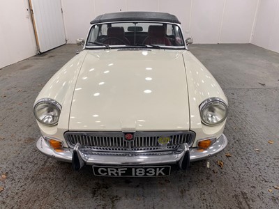 Lot 15 - 1971 MG B Roadster