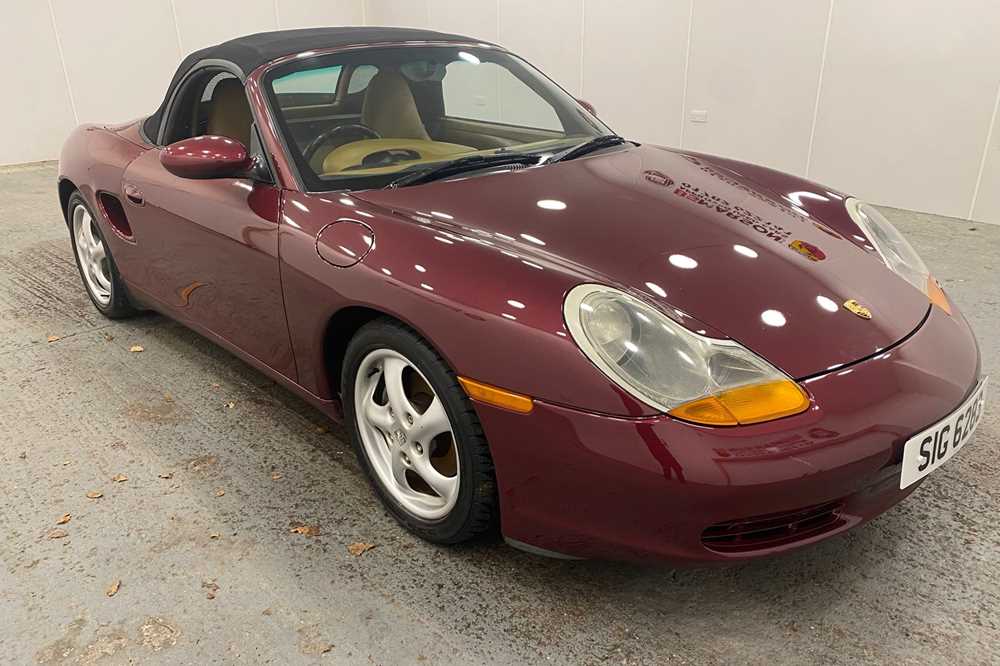 Lot 69 - 1998 Porsche Boxster