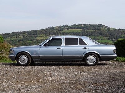 Lot 1986 Mercedes-Benz 560 SEL