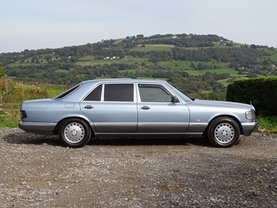 Lot 1986 Mercedes-Benz 560 SEL