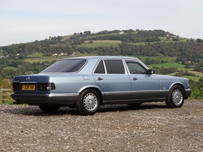 Lot 1986 Mercedes-Benz 560 SEL