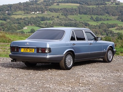 Lot 1986 Mercedes-Benz 560 SEL