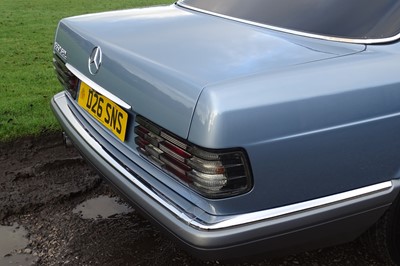 Lot 1986 Mercedes-Benz 560 SEL