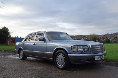 Lot 1986 Mercedes-Benz 560 SEL