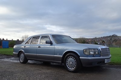 Lot 1986 Mercedes-Benz 560 SEL