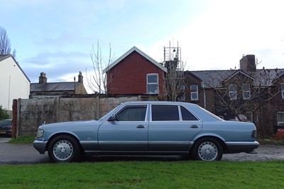 Lot 1986 Mercedes-Benz 560 SEL