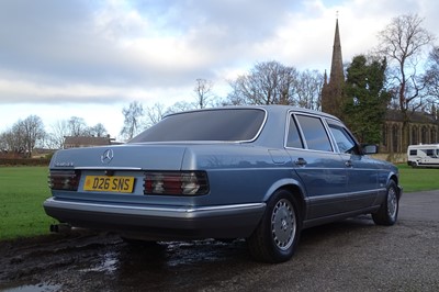 Lot 1986 Mercedes-Benz 560 SEL