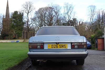 Lot 1986 Mercedes-Benz 560 SEL