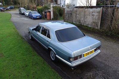 Lot 1986 Mercedes-Benz 560 SEL