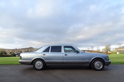 Lot 1986 Mercedes-Benz 560 SEL