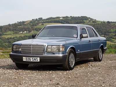 Lot 1986 Mercedes-Benz 560 SEL