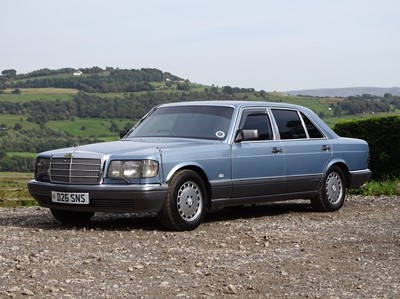 Lot 1986 Mercedes-Benz 560 SEL