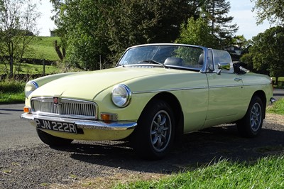 Lot 1976 MG B Roadster