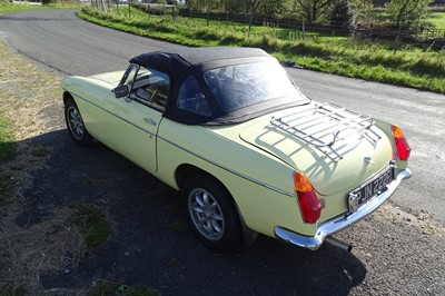 Lot 1976 MG B Roadster