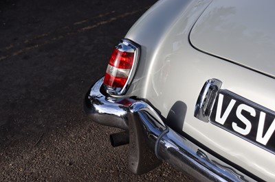 Lot 1956 Mercedes-Benz 190SL