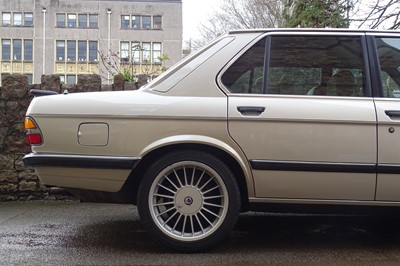 Lot 1988 BMW 520i Lux