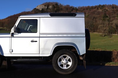 Lot 2014 Land Rover Defender 90 XS