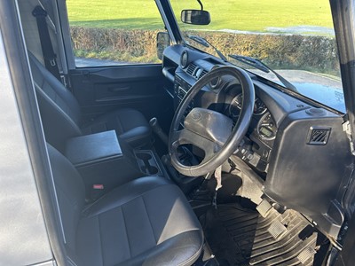 Lot 2014 Land Rover Defender 90 XS