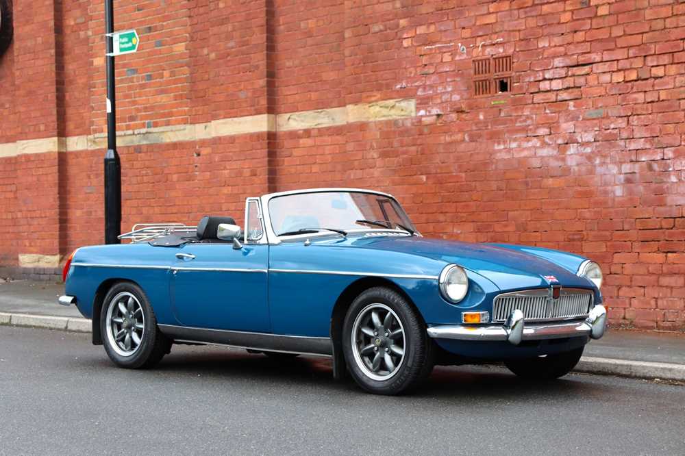 Lot 1975 MG B Roadster