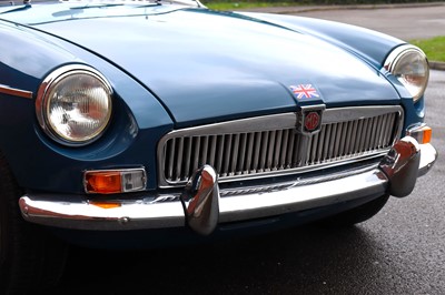 Lot 1975 MG B Roadster