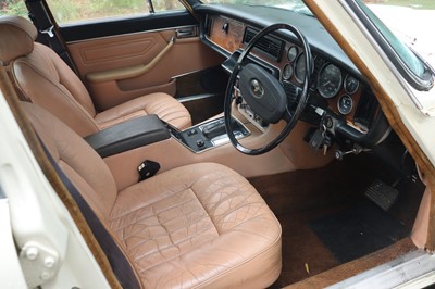 Lot 1976 Daimler Sovereign 4.2 LWB