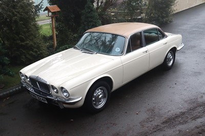 Lot 1976 Daimler Sovereign 4.2 LWB