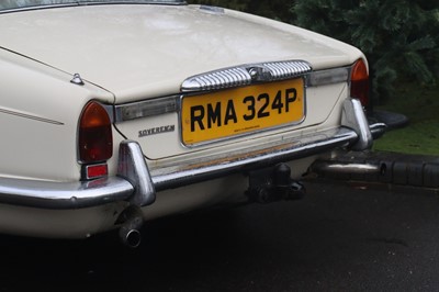 Lot 24 - 1976 Daimler Sovereign 4.2 LWB