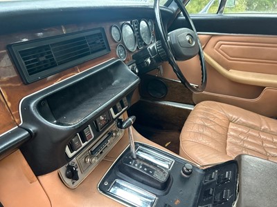 Lot 24 - 1976 Daimler Sovereign 4.2 LWB