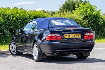 Lot 2001 Mercedes-Benz CLK 320 Elegance Convertible