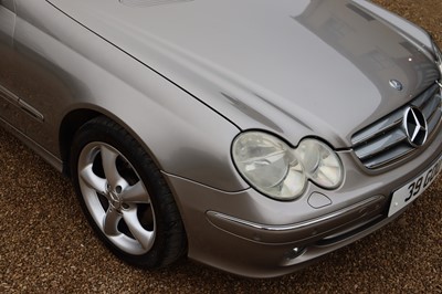 Lot 2004 Mercedes-Benz CLK320 Elegance