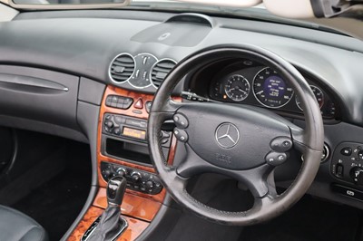 Lot 2004 Mercedes-Benz CLK320 Elegance