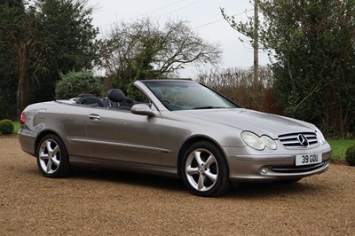 Lot 2004 Mercedes-Benz CLK320 Elegance