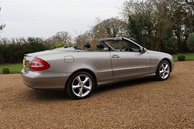 Lot 2004 Mercedes-Benz CLK320 Elegance