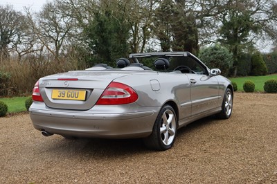 Lot 2004 Mercedes-Benz CLK320 Elegance