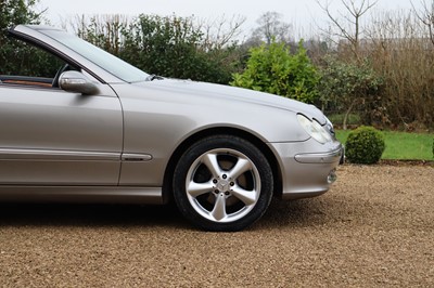 Lot 2004 Mercedes-Benz CLK320 Elegance