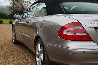 Lot 2004 Mercedes-Benz CLK320 Elegance