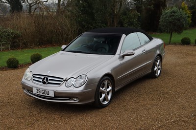 Lot 2004 Mercedes-Benz CLK320 Elegance