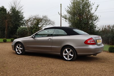 Lot 2004 Mercedes-Benz CLK320 Elegance