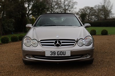 Lot 2004 Mercedes-Benz CLK320 Elegance