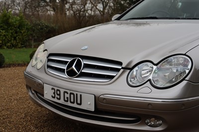 Lot 2004 Mercedes-Benz CLK320 Elegance