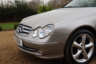 Lot 2004 Mercedes-Benz CLK320 Elegance