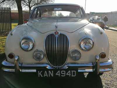 Lot 1966 Jaguar Mk II 2.4